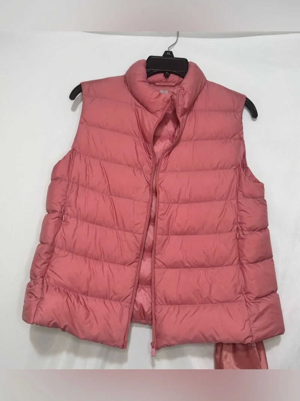 UNIQLO Ultra Light Down Vest Size M - Picture 3 of 7